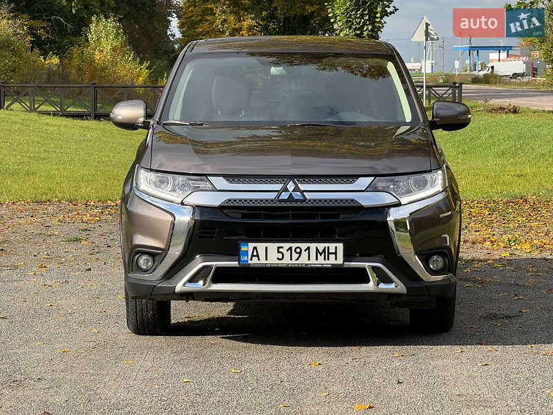 Mitsubishi Outlander 2020
