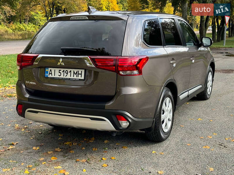 Mitsubishi Outlander 2020