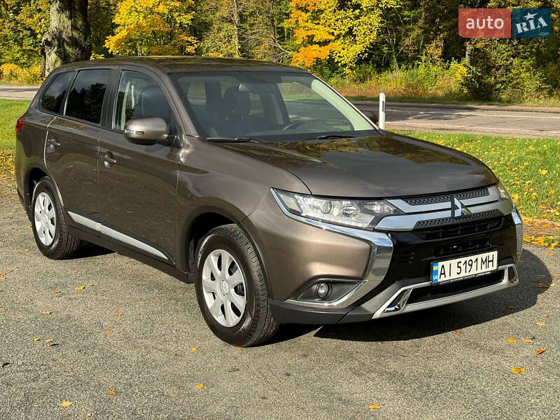 Mitsubishi Outlander 2020