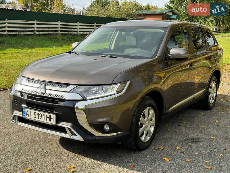 Mitsubishi Outlander 2020