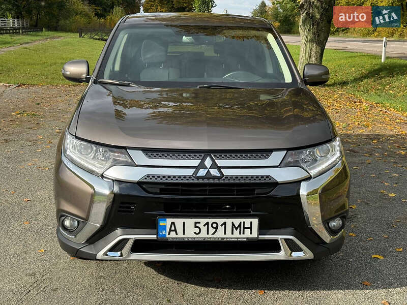 Mitsubishi Outlander 2020