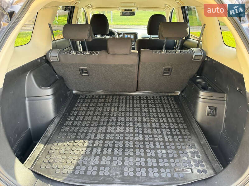 Mitsubishi Outlander 2020