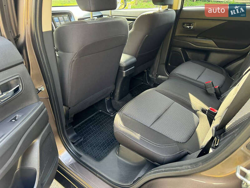 Mitsubishi Outlander 2020