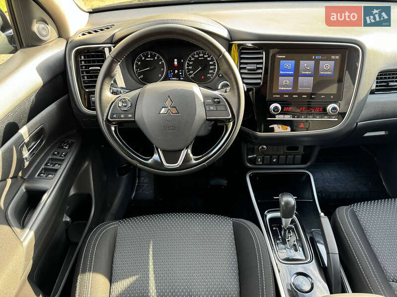 Mitsubishi Outlander 2020