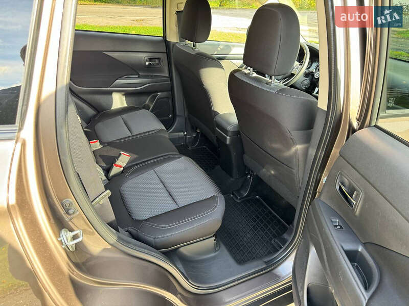 Mitsubishi Outlander 2020