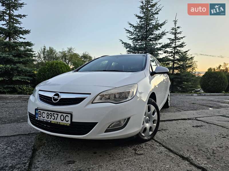 Opel Astra 2012