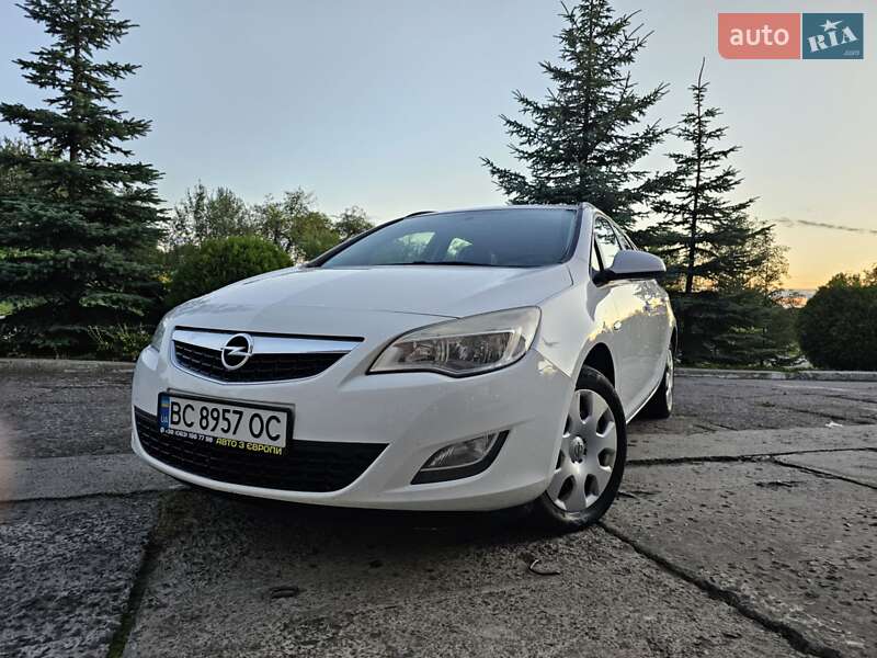Opel Astra 2012