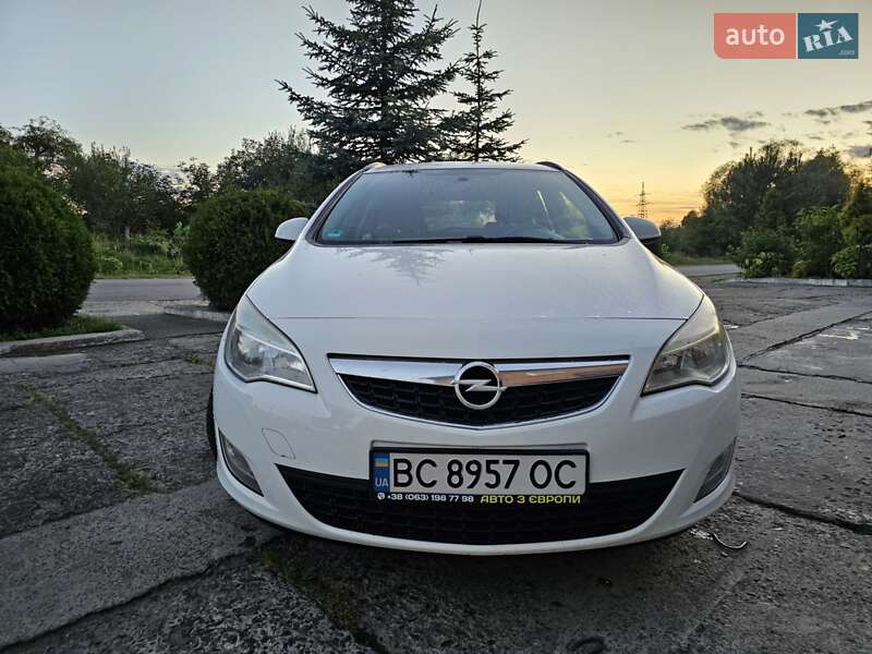 Opel Astra 2012