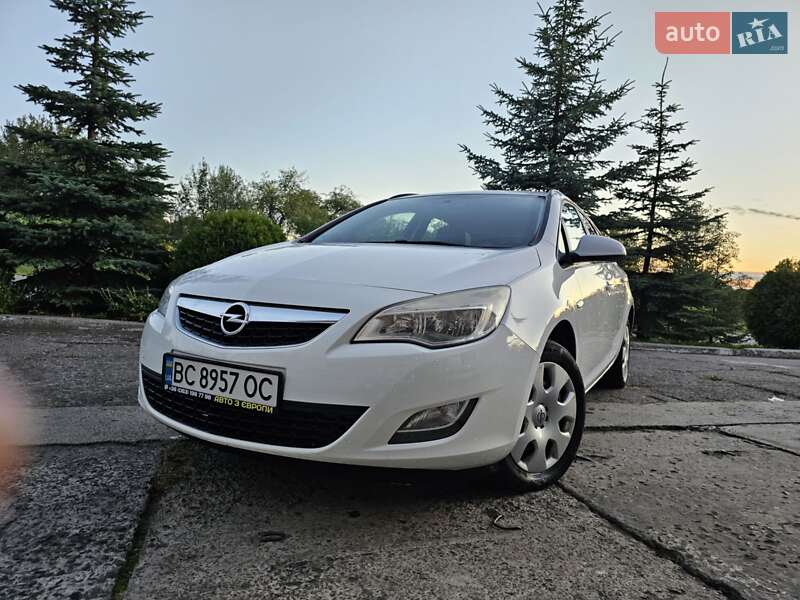 Opel Astra 2012