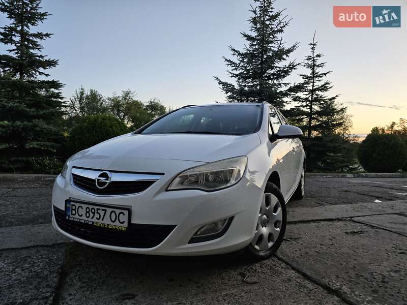 Opel Astra 2012