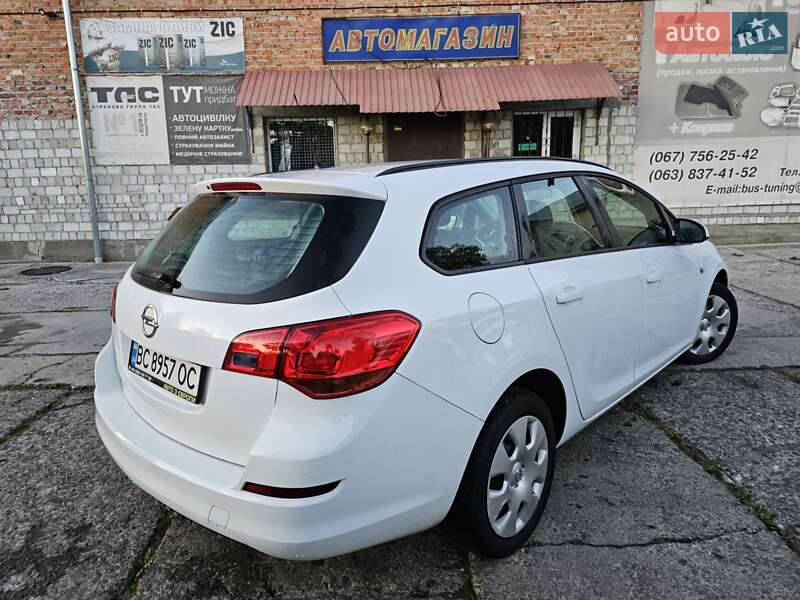 Opel Astra 2012