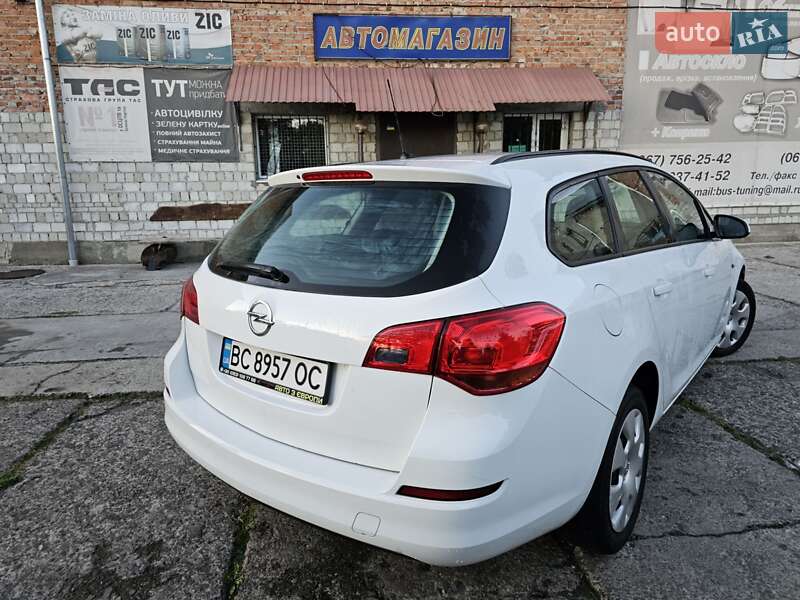 Opel Astra 2012