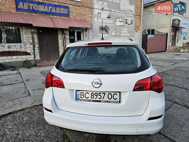Opel Astra 2012