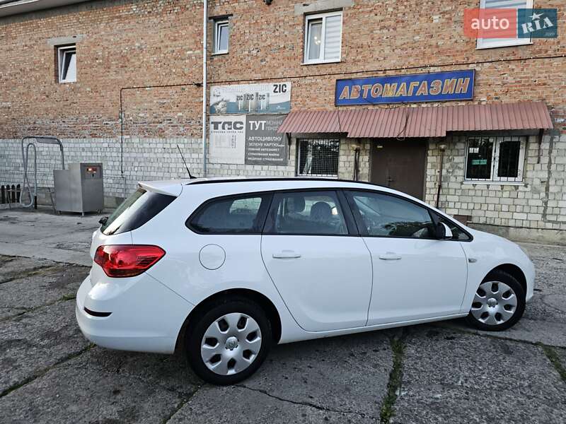 Opel Astra 2012