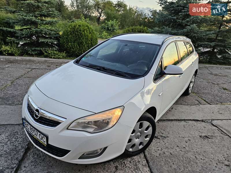 Opel Astra 2012
