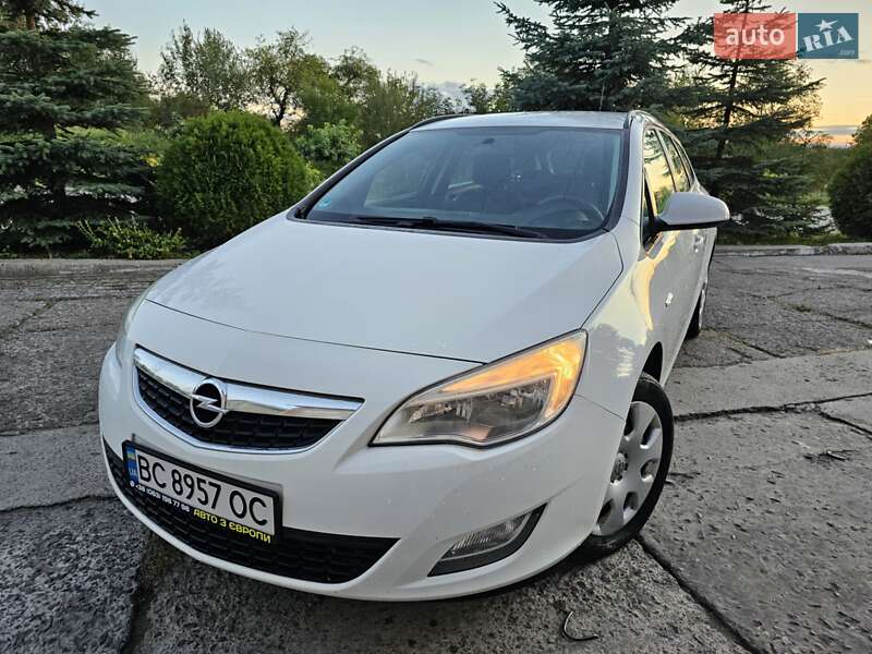 Opel Astra 2012