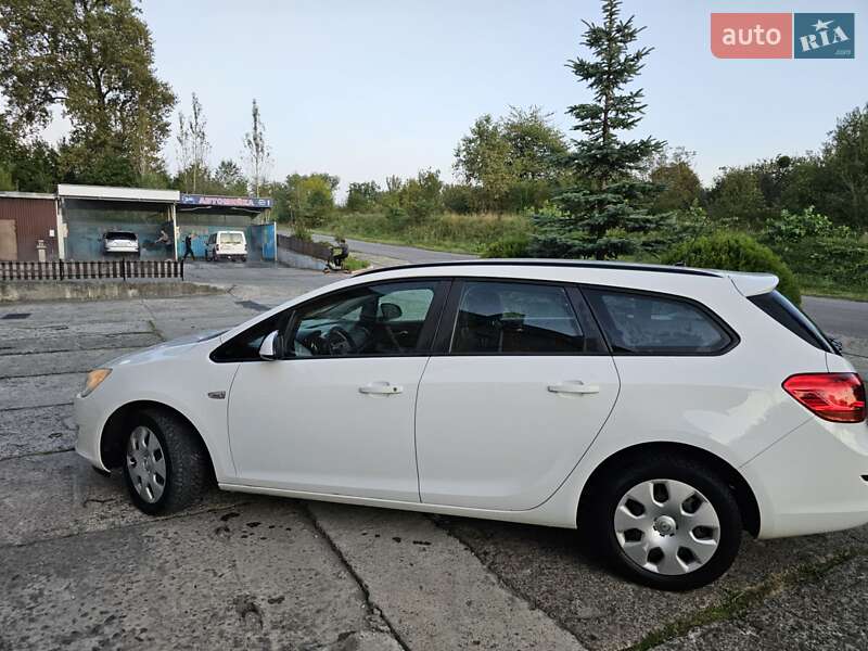 Opel Astra 2012