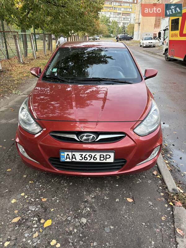 Hyundai Accent 2013