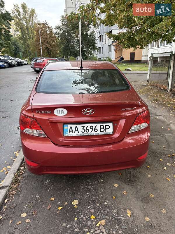 Hyundai Accent 2013