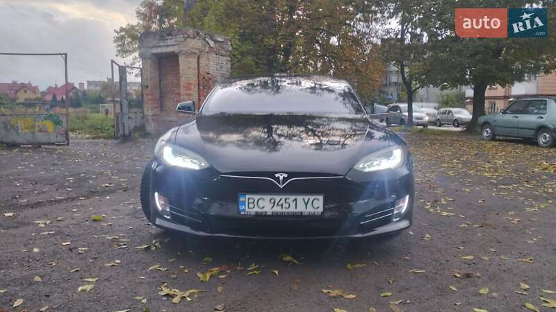 Tesla Model S 2016