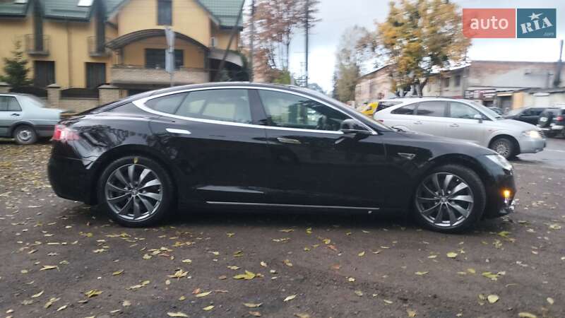 Tesla Model S 2016