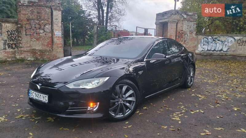 Tesla Model S 2016