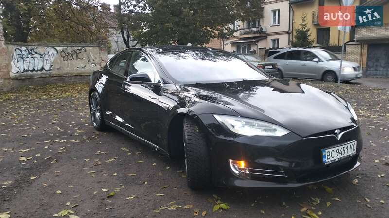 Tesla Model S 2016