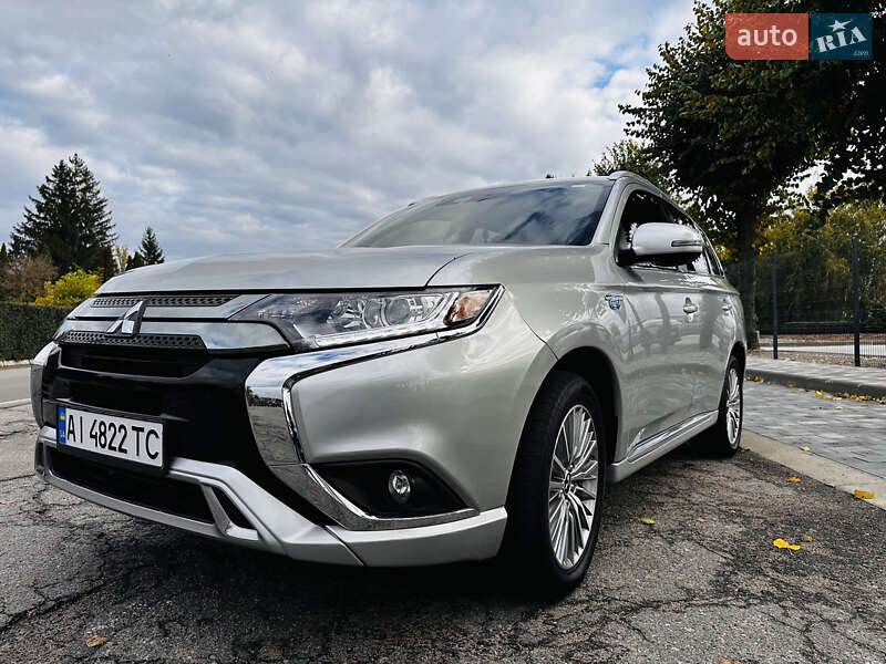 Mitsubishi Outlander 2022