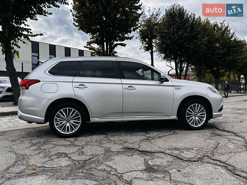 Mitsubishi Outlander 2022