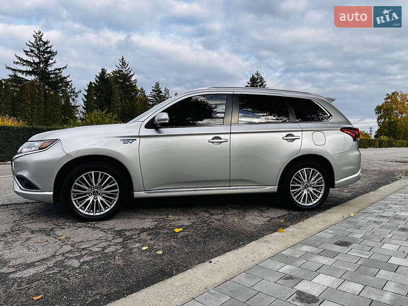 Mitsubishi Outlander 2022