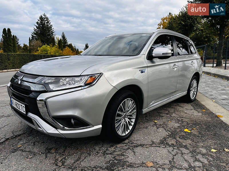 Mitsubishi Outlander 2022