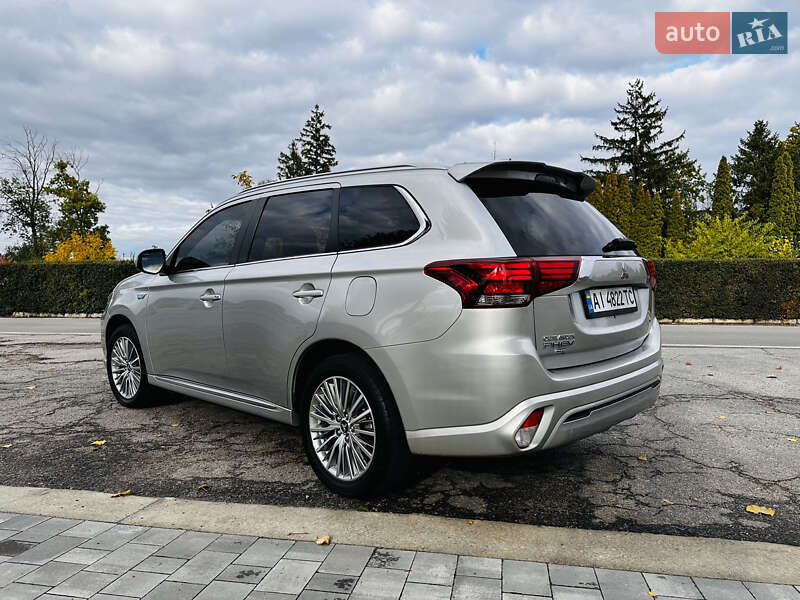 Mitsubishi Outlander 2022