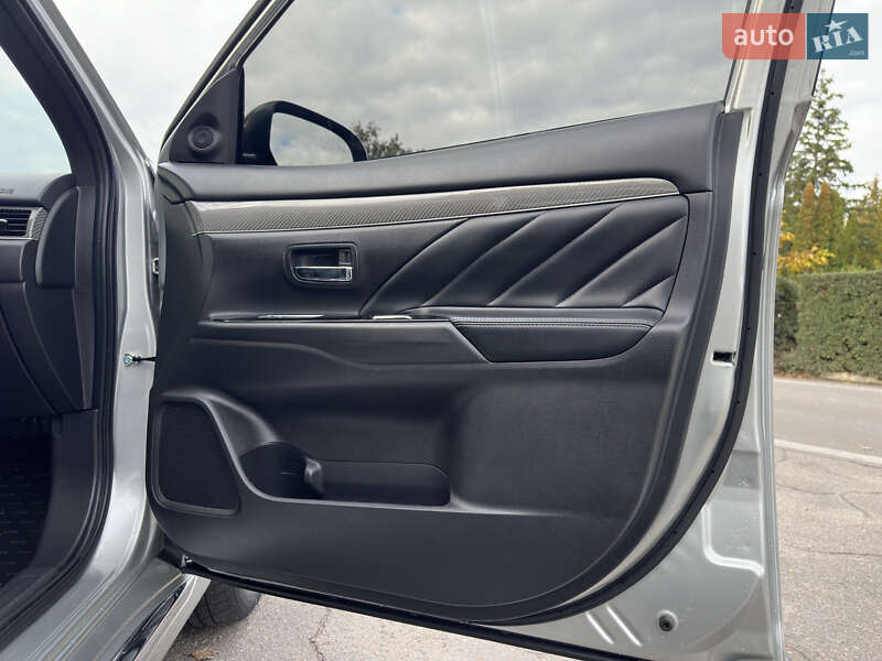 Mitsubishi Outlander 2022