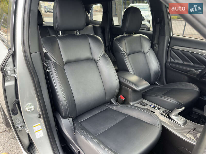 Mitsubishi Outlander 2022