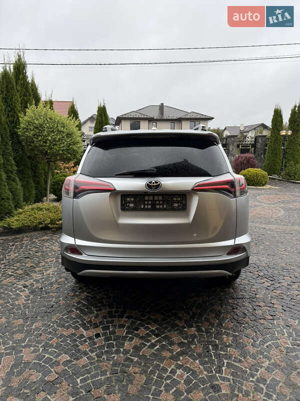 Toyota RAV4 2017