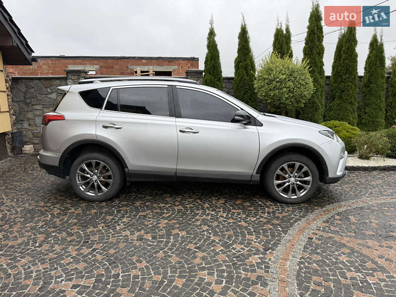 Toyota RAV4 2017