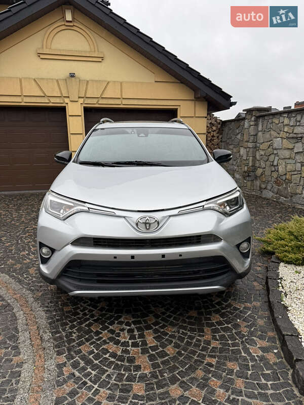 Toyota RAV4 2017