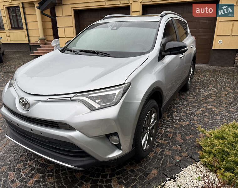 Toyota RAV4 2017