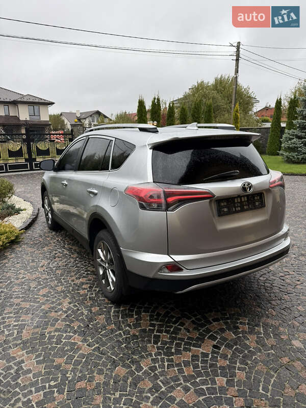 Toyota RAV4 2017