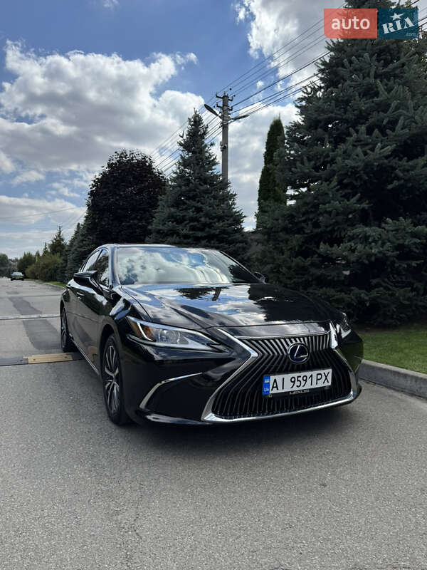 Lexus ES 2021