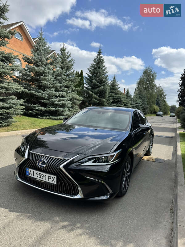 Lexus ES 2021