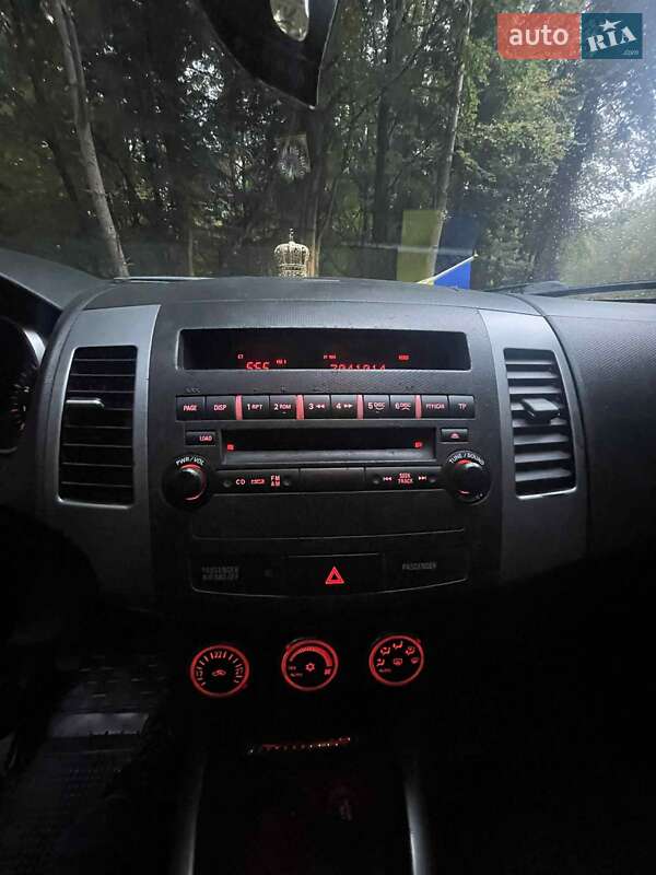 Mitsubishi Outlander XL 2008