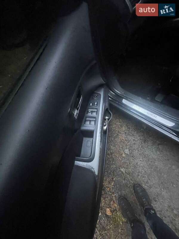 Mitsubishi Outlander XL 2008