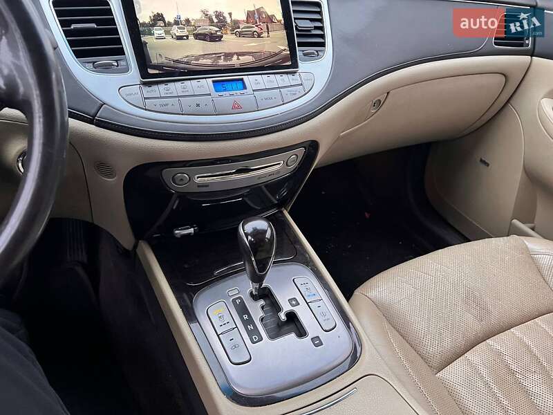 Hyundai Genesis 2008