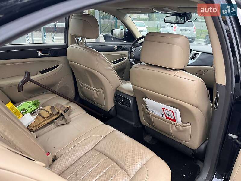 Hyundai Genesis 2008