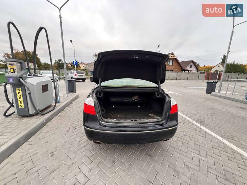 Hyundai Genesis 2008