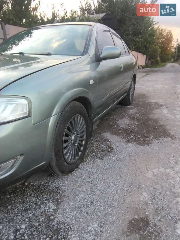 Nissan Almera 2008