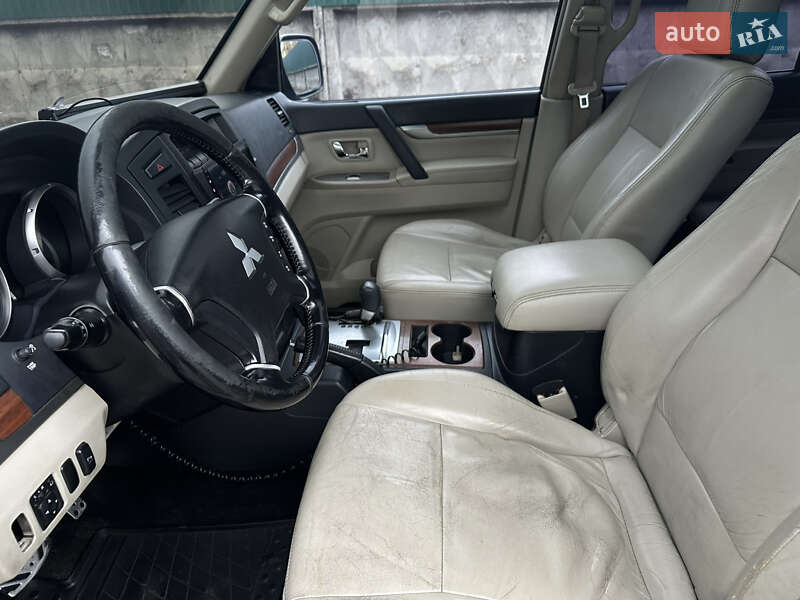 Mitsubishi Pajero 2008