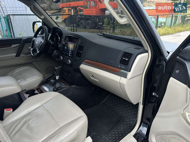 Mitsubishi Pajero 2008