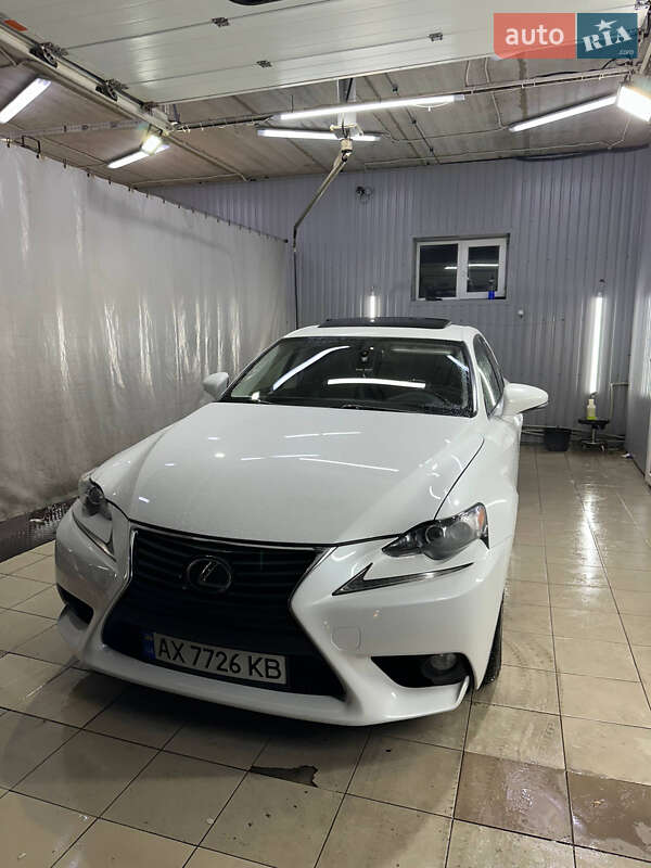 Lexus IS 2014